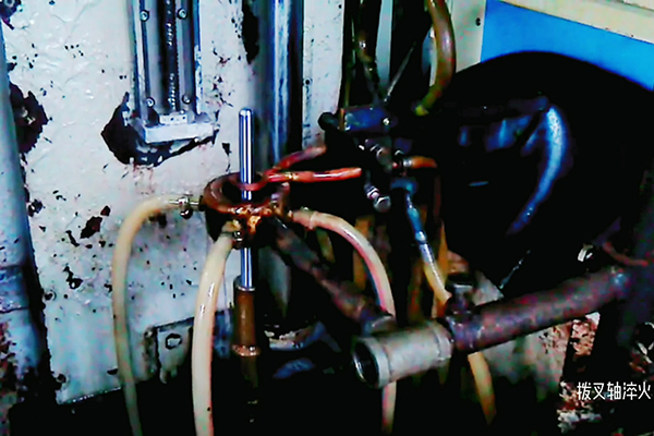 撥叉軸高頻淬火用數(shù)控自動(dòng)化淬火機(jī)床