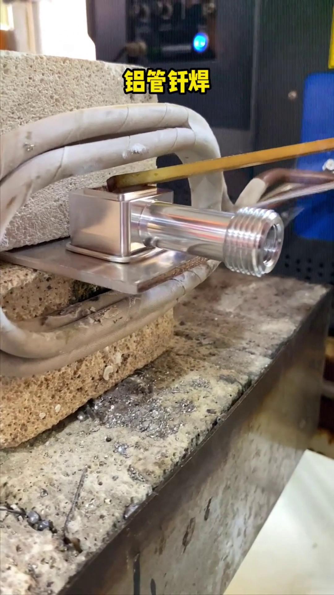 XF-Դ܇(ch){(dio)·-ҺXܺølC(j)