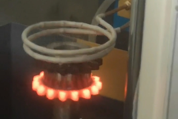 立式高頻淬火機(jī)床對齒輪淬火