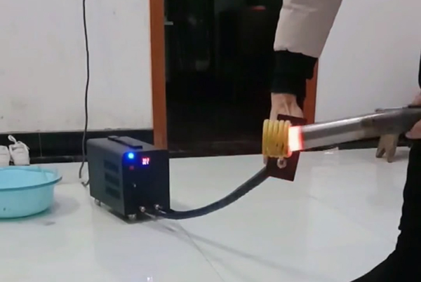 小型手持式感應(yīng)加熱設(shè)備-220V電壓輸入