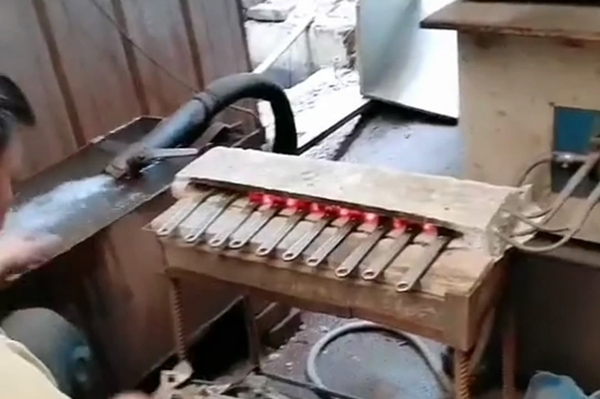 扳手淬火設(shè)備高頻淬火機