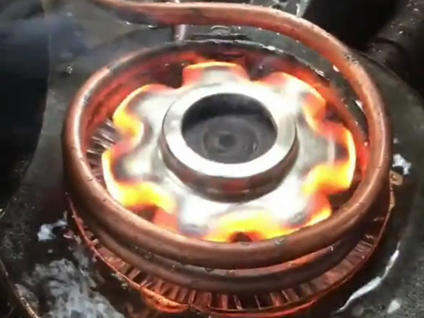 自動化高頻淬火機床對齒輪淬火過程