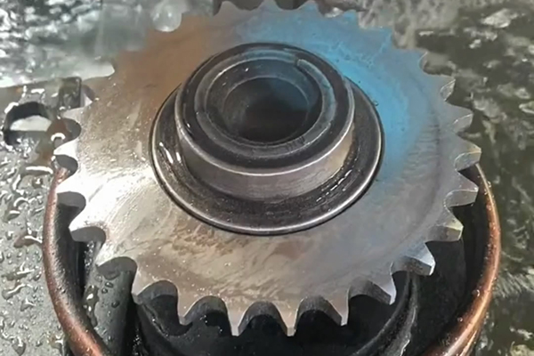 小型齒輪淬火設(shè)備-齒輪高頻淬火機(jī)