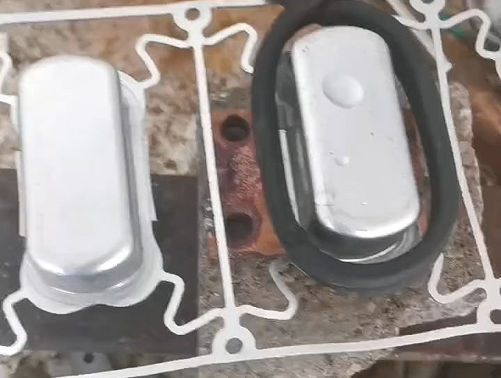 鋁件模具加熱，高頻機緩慢加熱至100度左右，保持模具不變形