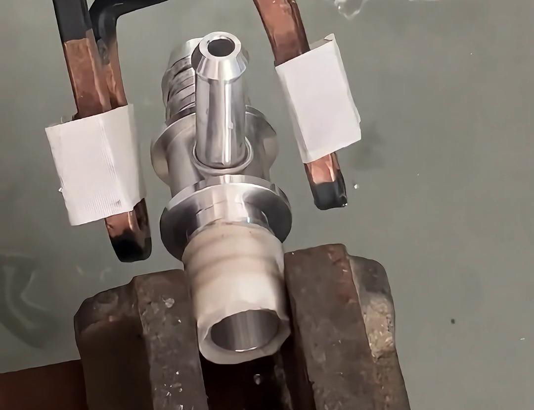 6系列鋁件管頭焊接任務，使用手持式高頻焊機進行試樣