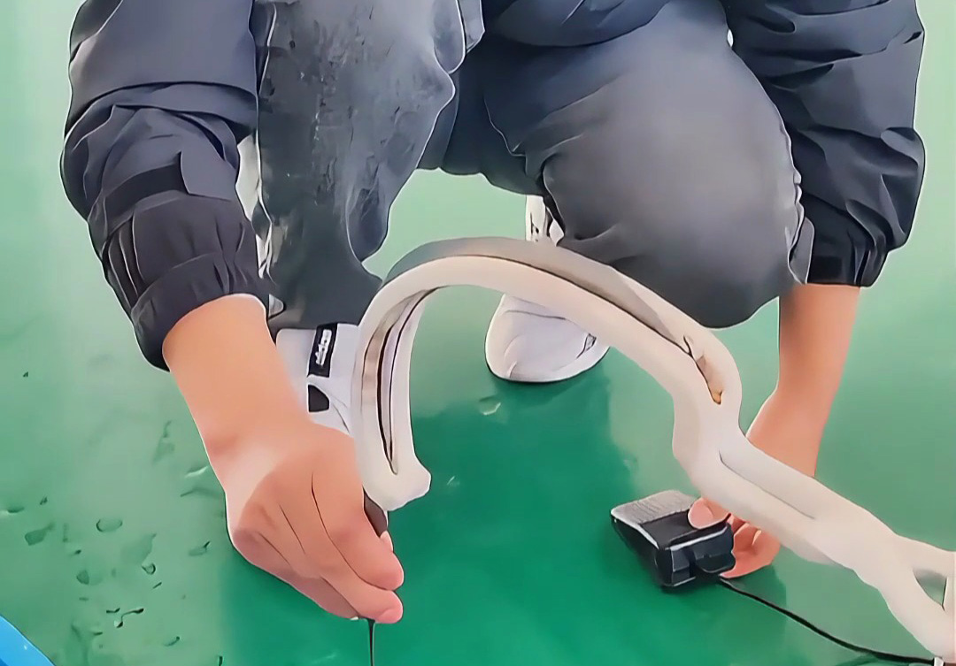 鐮刀淬火：傳統(tǒng)明火 VS 超高頻感應(yīng)，選對(duì)技術(shù)讓鐮刀又硬又韌！