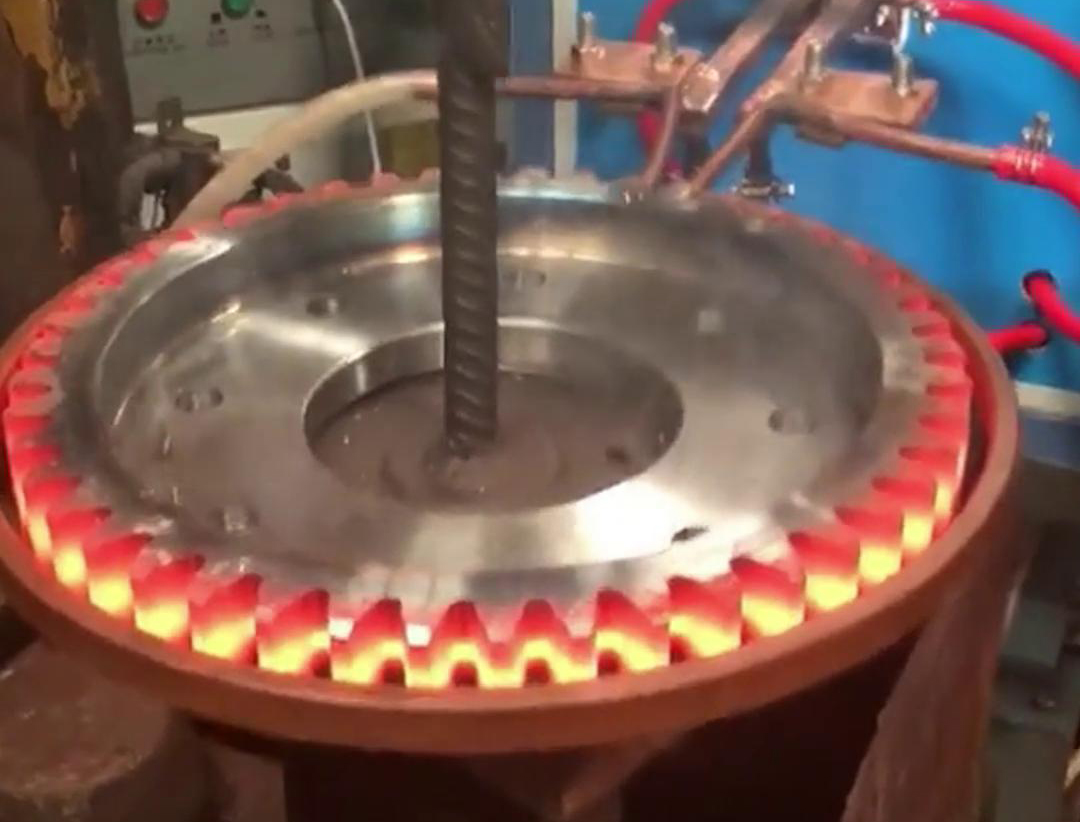 超音頻齒輪淬火提高齒輪的表面硬度和耐磨性，同時保持其內(nèi)部的韌性和塑性