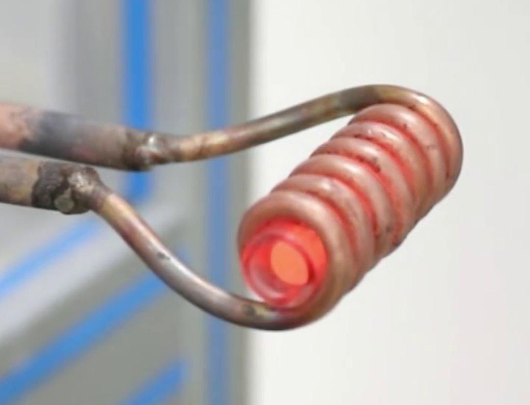 感應加熱具有許多優(yōu)點，如加熱速度快、加熱均勻、可控性強等