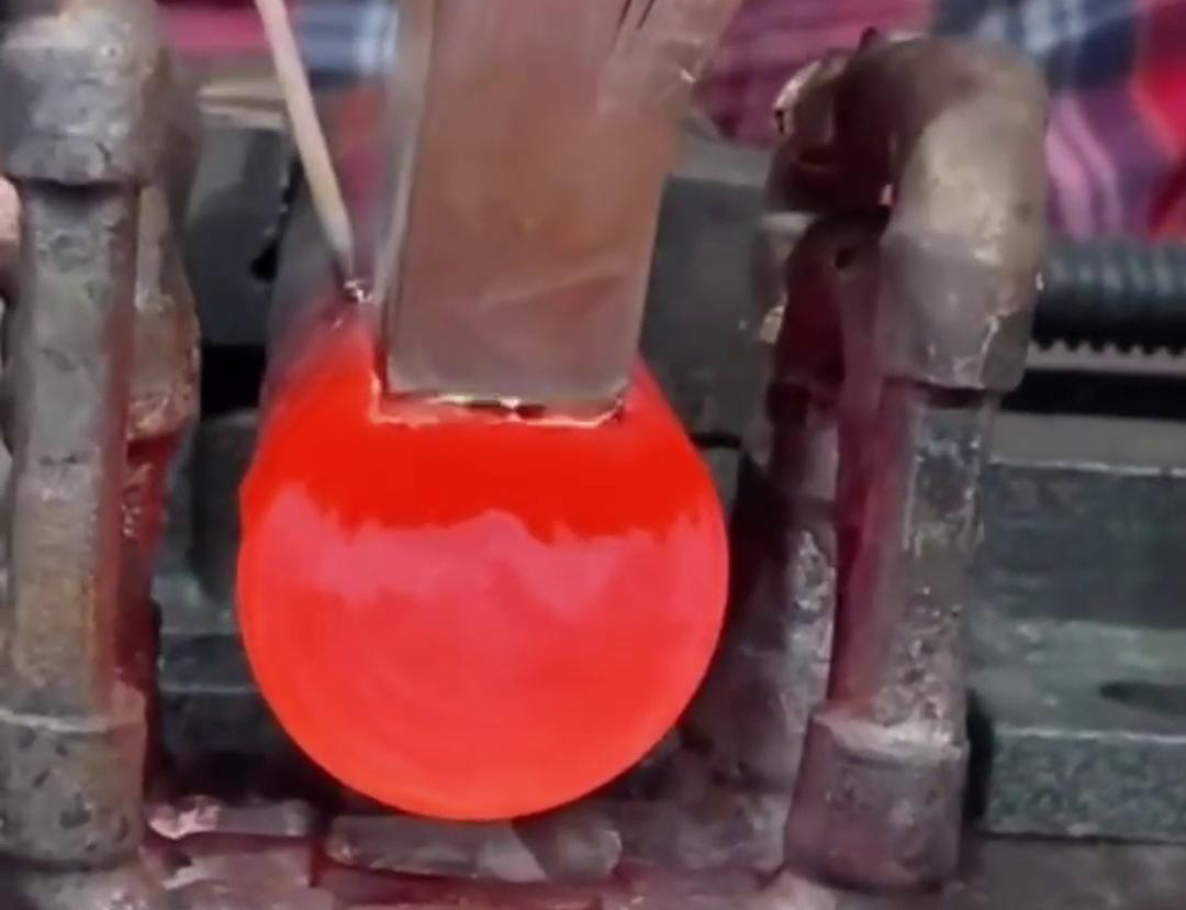 高頻銅料焊接技術高效加熱、焊接質量高、操作簡便以及節(jié)能環(huán)保