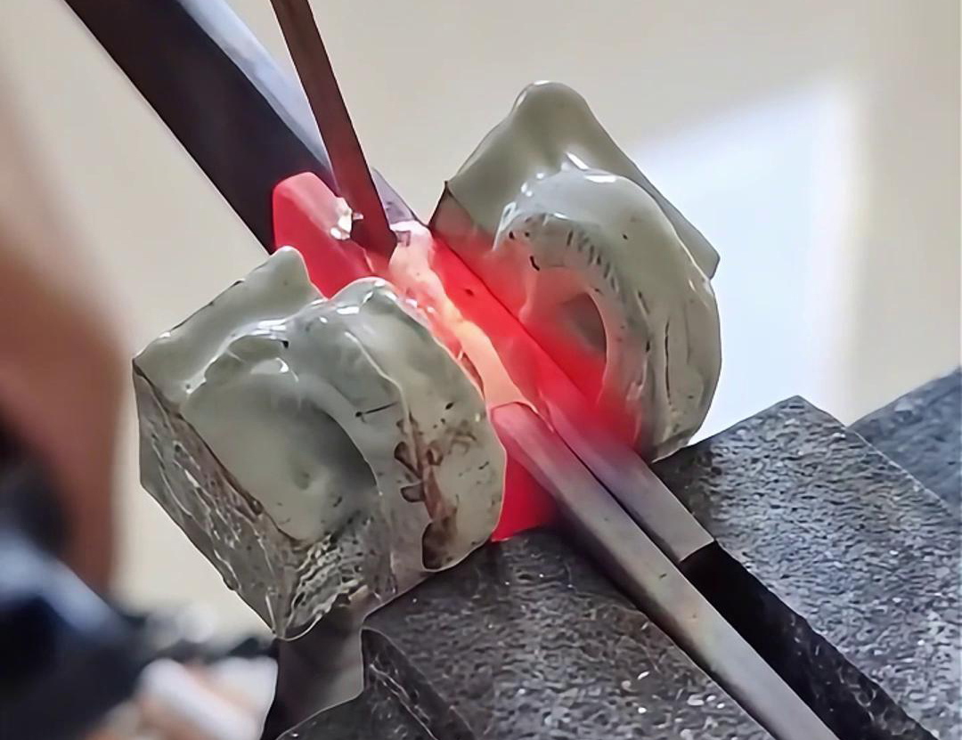 手持式高頻機確實是進行變壓器銅排焊接的理想設(shè)備之一