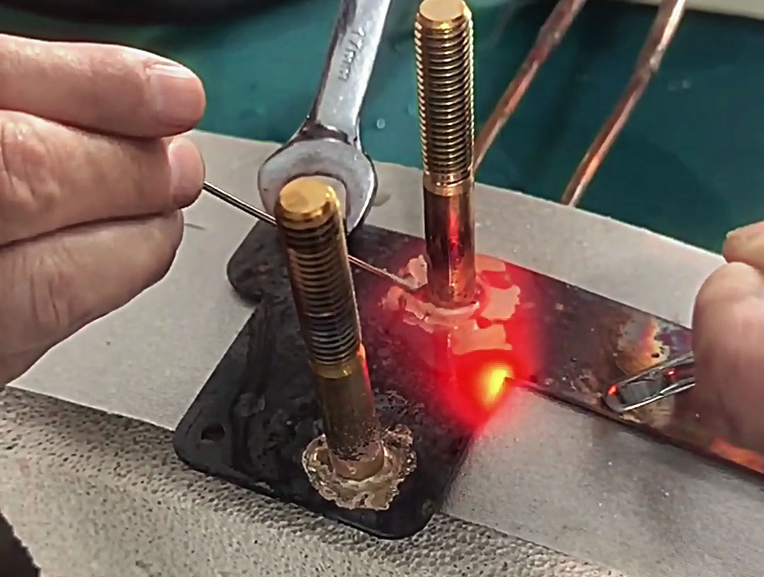 高頻焊接能快速加熱銅板與螺母的接觸面，在短時(shí)間內(nèi)達(dá)到焊接溫度