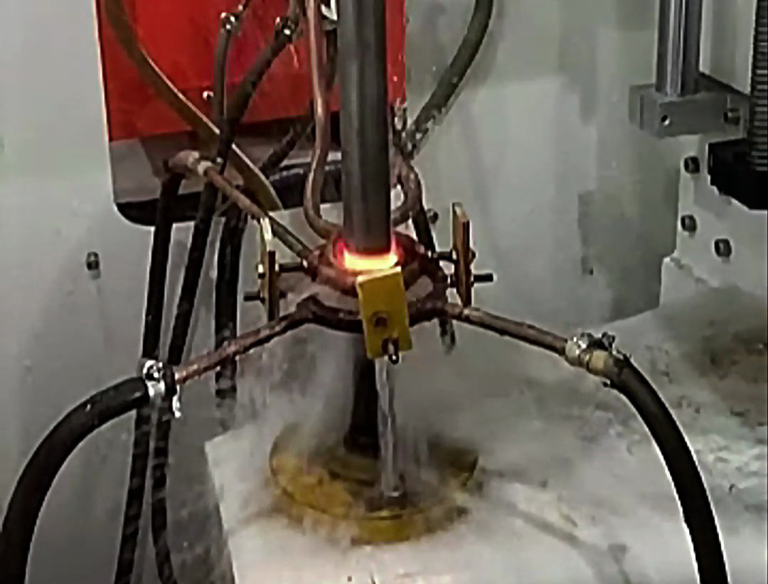 超高頻淬火機床 一種專門用于進行超高頻感應淬火工藝的工業(yè)設備