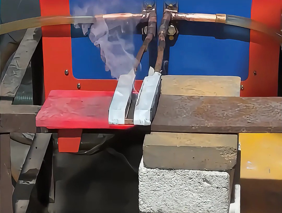 幾秒加熱6毫米鋼板！鋼板瞬間變紅！超音頻感應加熱機效率驚人