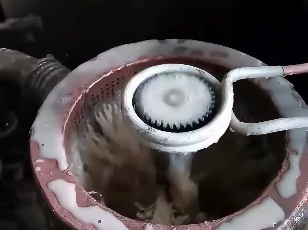 半自動高頻齒輪淬火工藝，操作簡單效率高！
