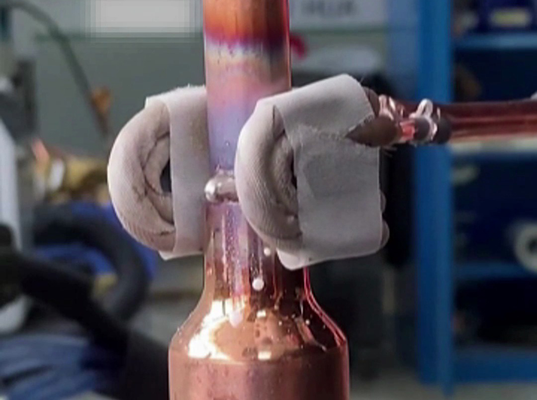 告別傳統(tǒng)火焰 高頻焊接安全新方式 無需明火的銅管焊接術(shù)，你見過嗎