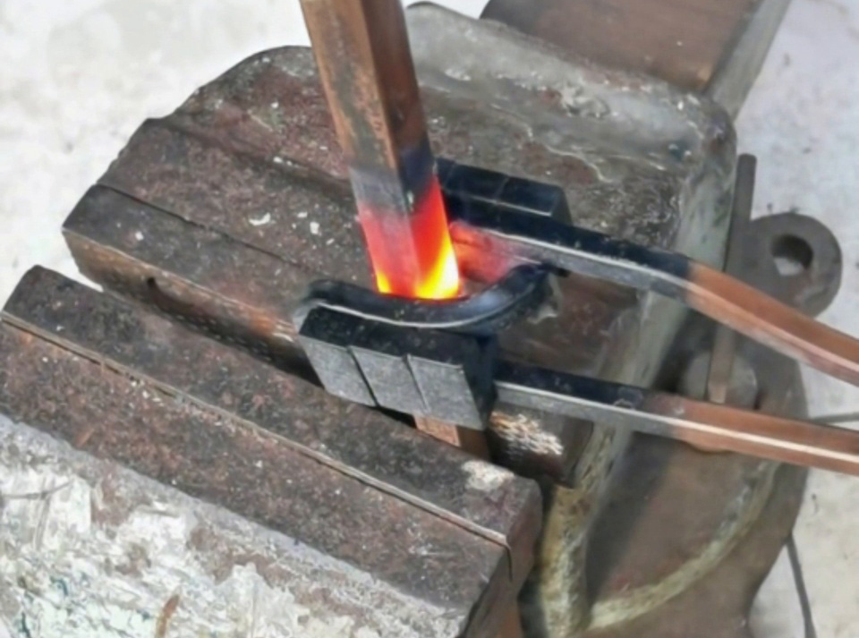手持式高頻加熱機(jī)操作全解析！加熱、退火、折彎一鍵搞定！