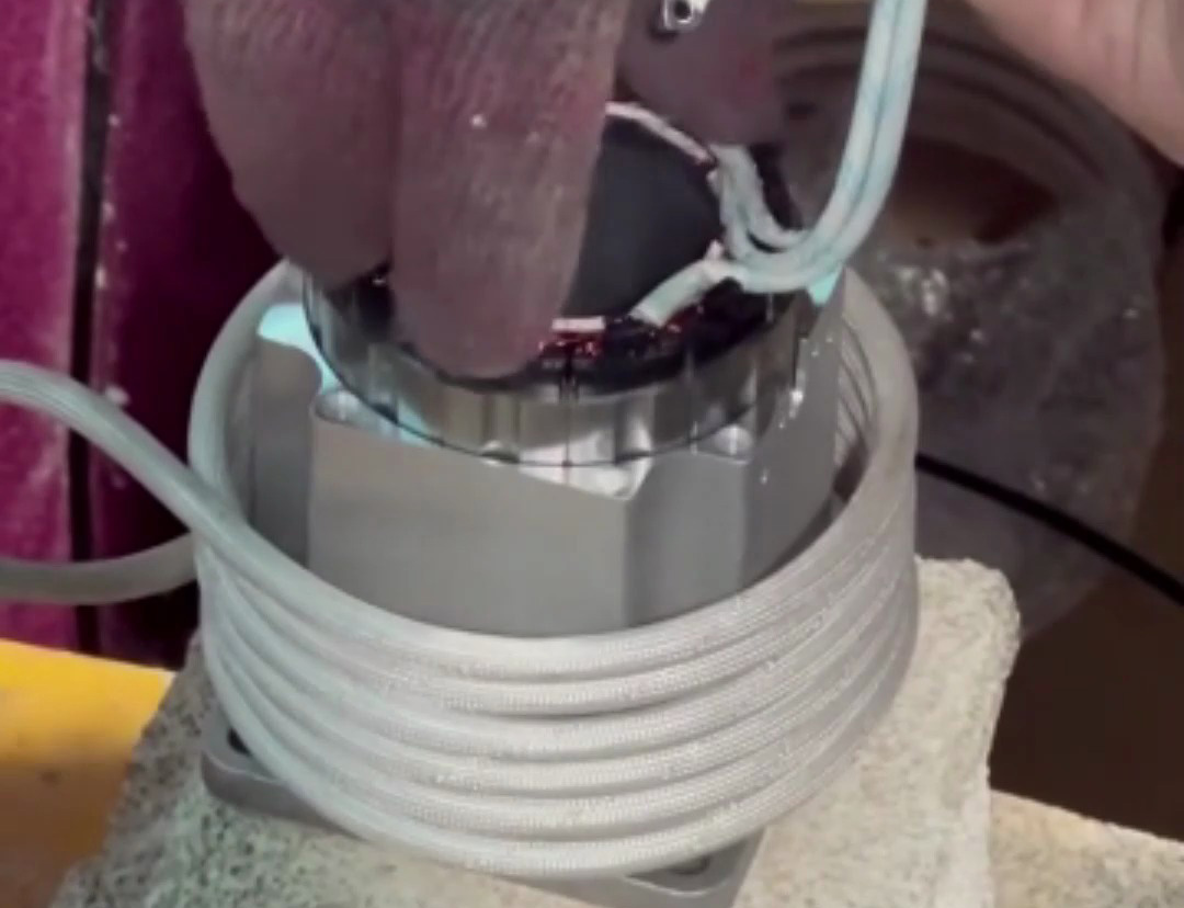 電機(jī)鋁殼熱套制作全過程，海拓高頻加熱機(jī)讓你省時又省力